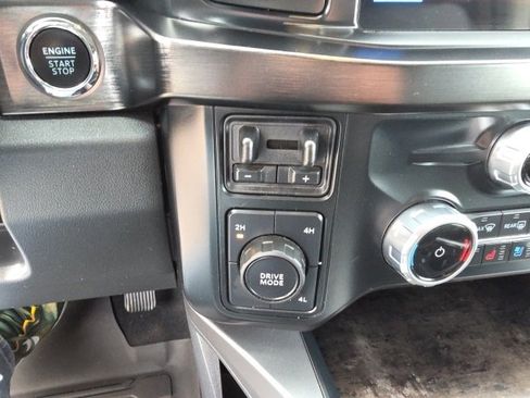 Used 2023 Ford F350 Lariat w/ Tow Technology Package image 26