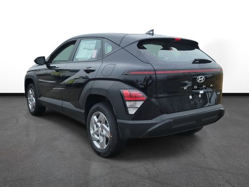 New 2026 Hyundai Kona SE image 3