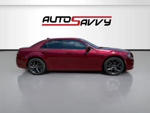 Used 2023 Chrysler 300 S w/ Comfort Group RWD image 8