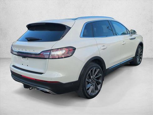 Used 2022 Lincoln Nautilus Reserve w/ Equipment Group 202A image 5