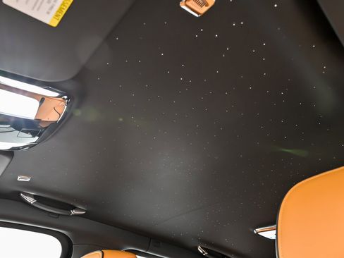 Used 2022 Rolls-Royce Cullinan w/ Dark Exterior Package image 23