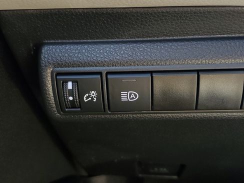 Used 2021 Toyota Corolla LE image 28