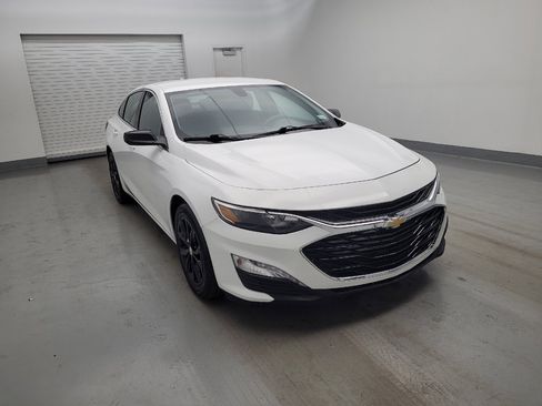 Used 2021 Chevrolet Malibu LT FWD image 13