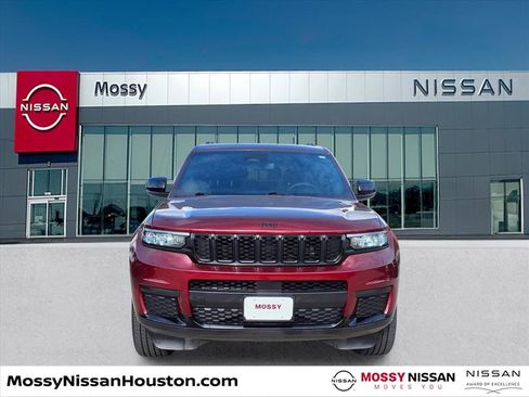 Used 2024 Jeep Grand Cherokee L Altitude image 2