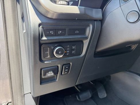 Used 2021 Ford F150 Lariat w/ Equipment Group 502A High AWD/4WD image 22