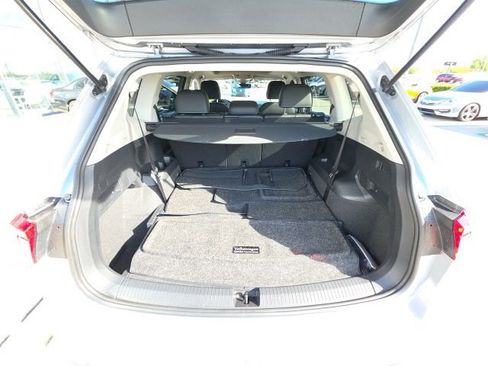 Used 2023 Volkswagen Tiguan SE image 27