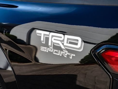 Used 2025 Toyota Tacoma TRD Sport w/ TRD Sport Upgrade Package image 21