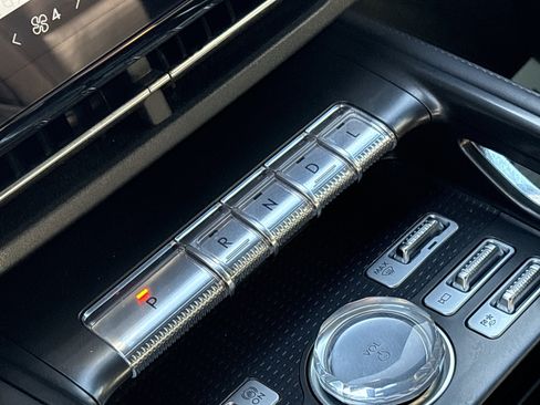 Used 2024 Lincoln Nautilus Reserve w/ Equipment Group 202A image 26