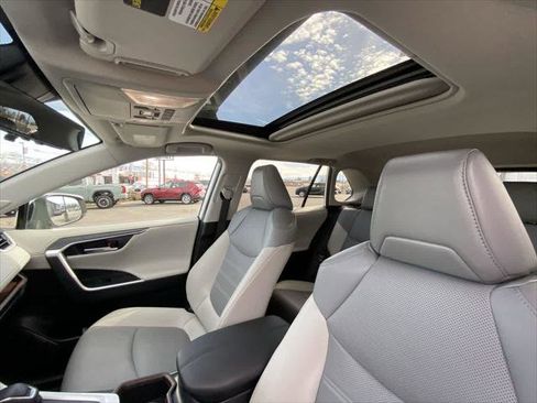 Certified 2022 Toyota RAV4 Limited image 21