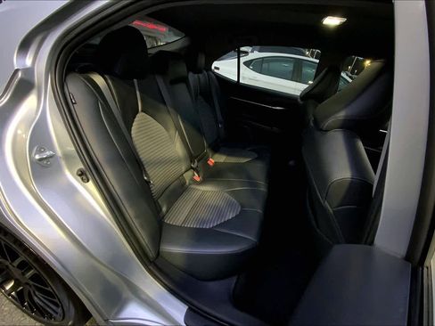 Used 2023 Toyota Camry SE image 18