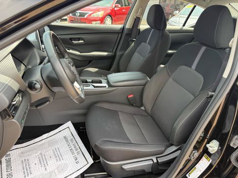 Used 2025 Nissan Sentra SV w/ All-Weather Package FWD image 7