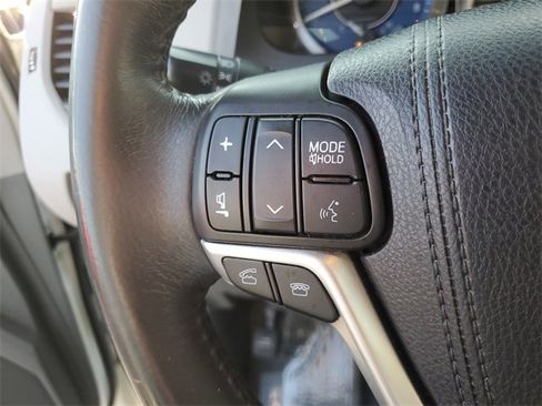 Used 2016 Toyota Sienna XLE Premium image 23