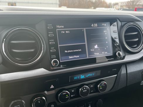 Used 2022 Toyota Tacoma TRD Sport image 17