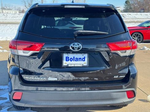 Used 2018 Toyota Highlander SE image 5