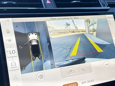 Used 2026 Land Rover Range Rover Velar Dynamic SE image 23