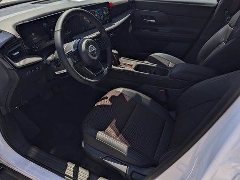 New 2026 Nissan Kicks SR FWD image 9