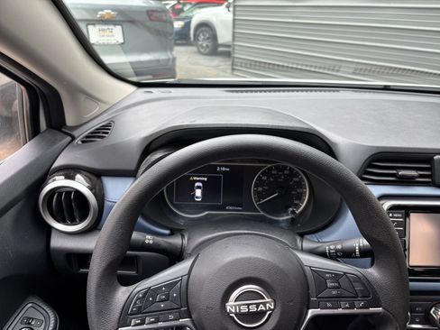 Used 2025 Nissan Versa SV FWD image 29