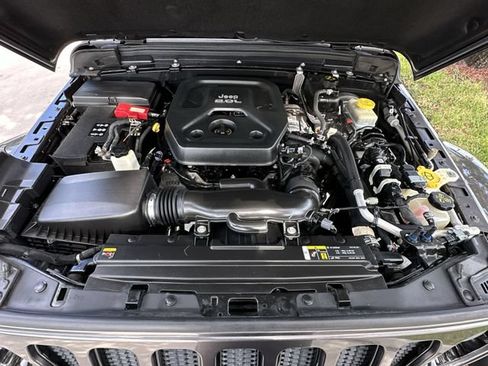 Used 2021 Jeep Wrangler Unlimited Sahara AWD/4WD image 31