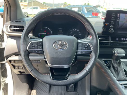 Used 2021 Toyota Sienna XSE AWD/4WD image 27