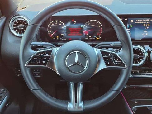 Used 2025 Mercedes-Benz GLA 250 image 18