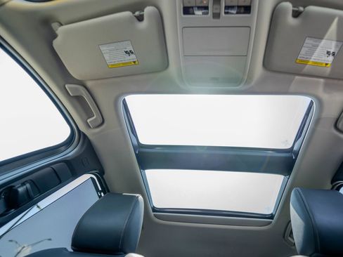 Used 2024 MAZDA CX-90 3.3 Turbo w/ Premium Package image 22