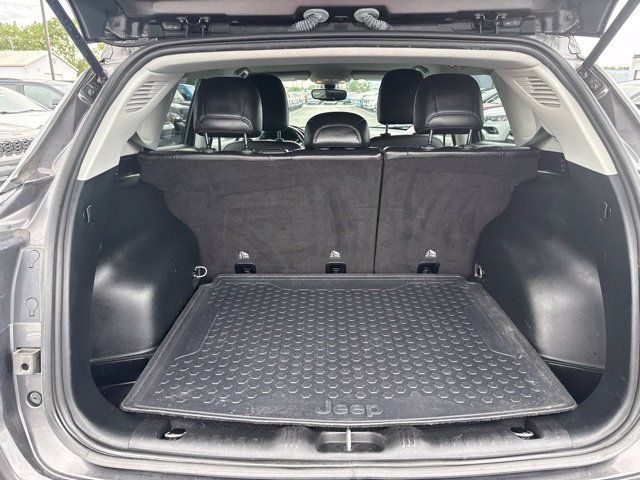 Used 2019 Jeep Compass Latitude w/ Cold Weather Group AWD/4WD image 22