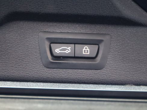 Used 2018 BMW X5 xDrive35i w/ M Sport Package image 19