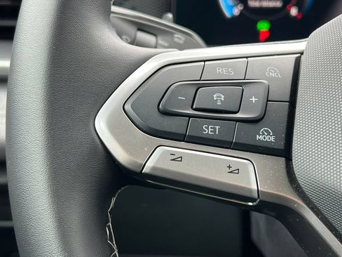 Used 2025 Volkswagen Tiguan S AWD/4WD image 18