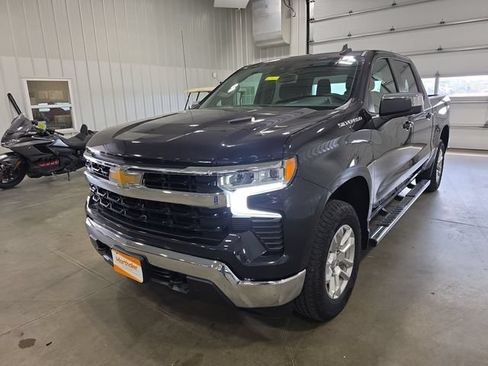 Used 2023 Chevrolet Silverado 1500 LT AWD/4WD image 4