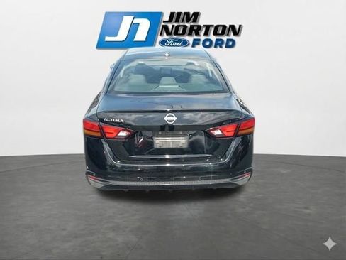 Used 2025 Nissan Altima 2.5 SV image 8