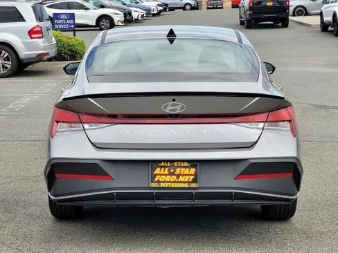 Used 2025 Hyundai Elantra Sport FWD image 5