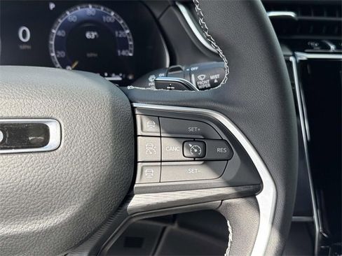 New 2025 Jeep Grand Cherokee L Laredo w/ Luxury Tech Group I image 9