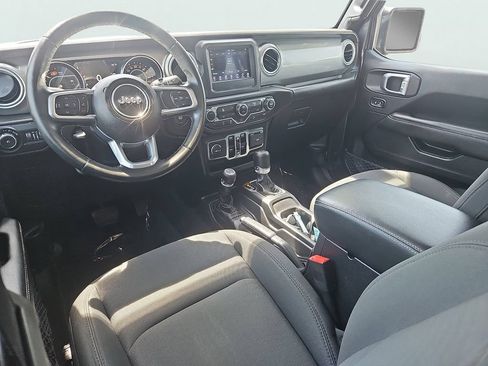 Used 2019 Jeep Wrangler Unlimited Sahara AWD/4WD image 11