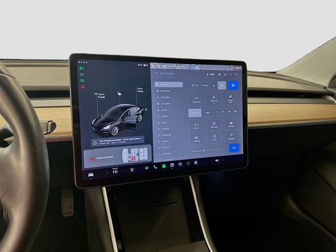 Used 2019 Tesla Model 3 Long Range image 26