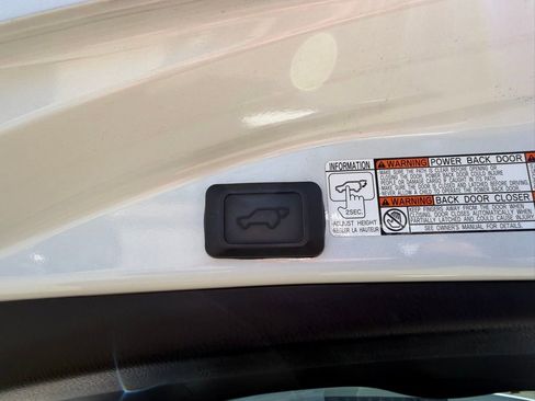 Used 2016 Toyota RAV4 Limited AWD/4WD image 25