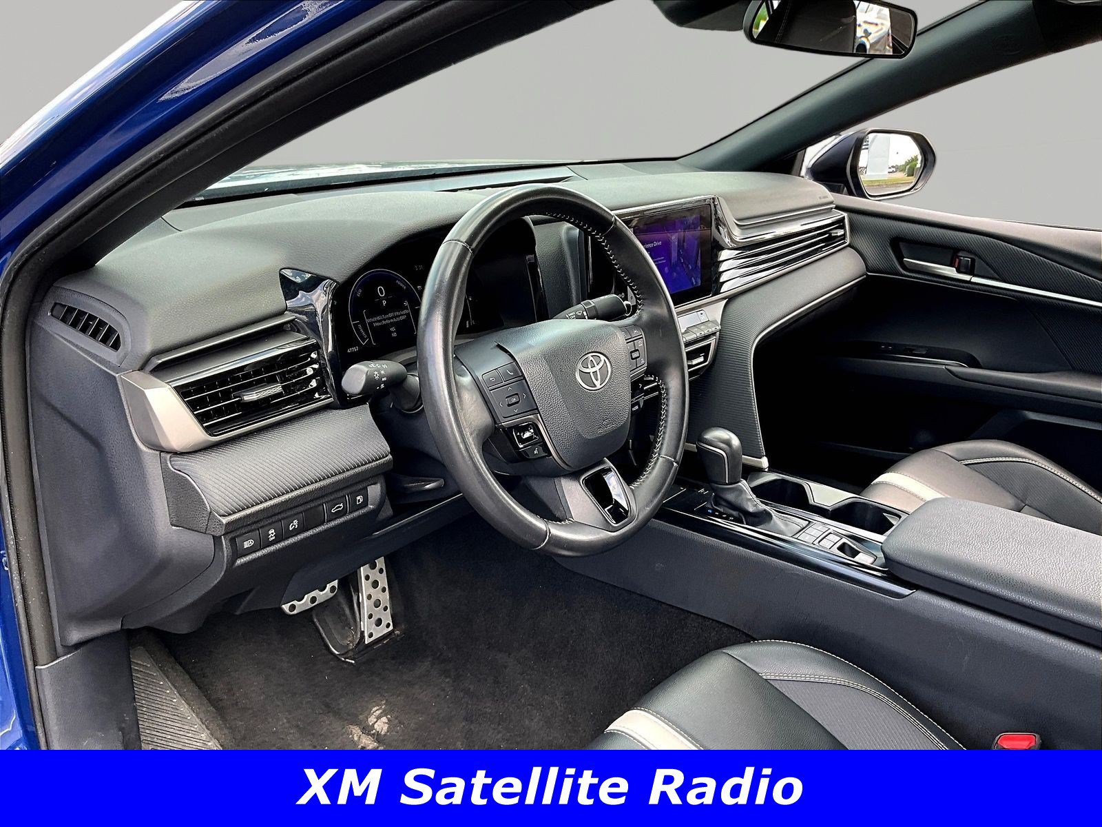 Used 2025 Toyota Camry SE FWD image 17