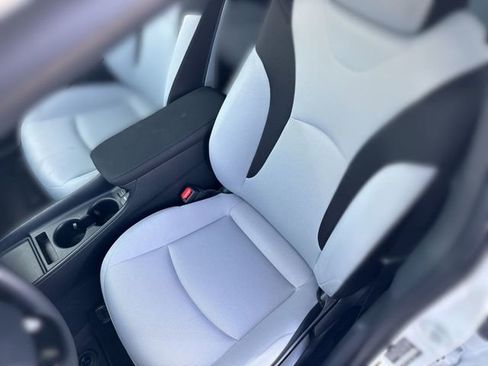 Used 2022 Toyota Prius L Eco FWD image 20
