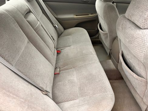 Used 2004 Toyota Camry LE image 8