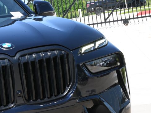 Used 2026 BMW X7 xDrive40i w/ M Sport Package AWD/4WD image 10