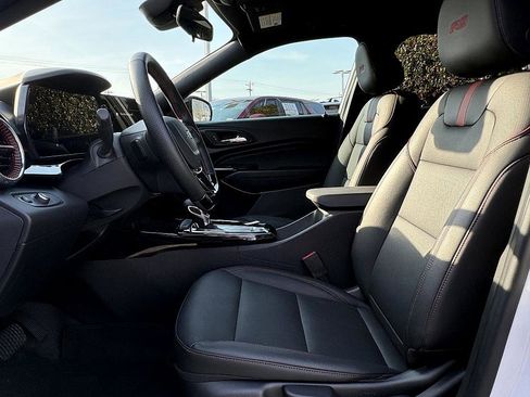 Certified 2025 Chevrolet Trax RS w/ Driver Confidence Package image 9