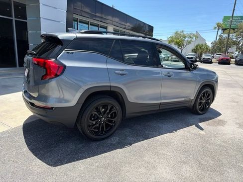 Used 2021 GMC Terrain SLT w/ Infotainment Package II FWD image 9