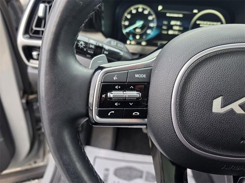 Used 2023 Kia Sorento SX Prestige image 17