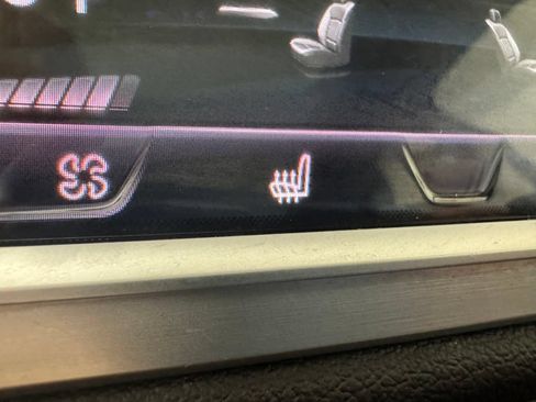Used 2020 BMW 740i xDrive w/ Cold Weather Package AWD/4WD image 25