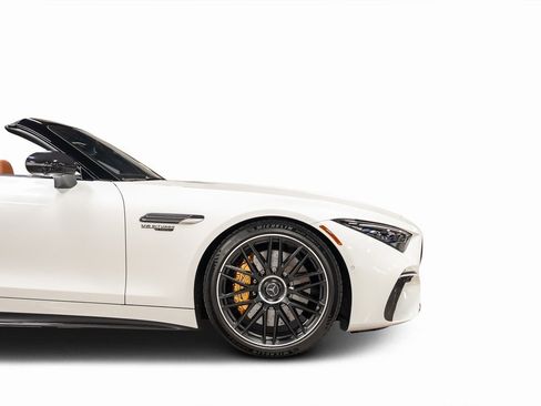 Used 2022 Mercedes-Benz SL 63 AMG 4MATIC image 34