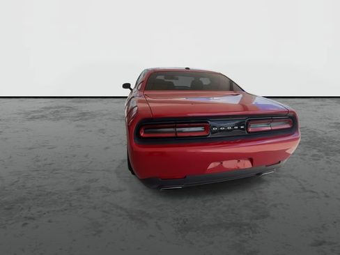 Used 2016 Dodge Challenger SXT RWD image 7