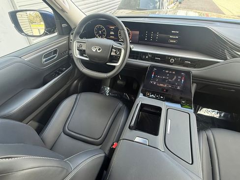 Used 2025 INFINITI QX80 Pure image 9