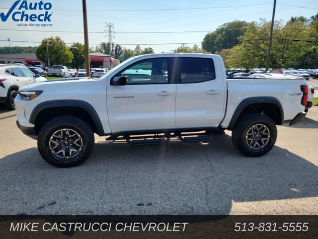 Used 2024 Chevrolet Colorado ZR2 w/ Technology Package AWD/4WD image 2