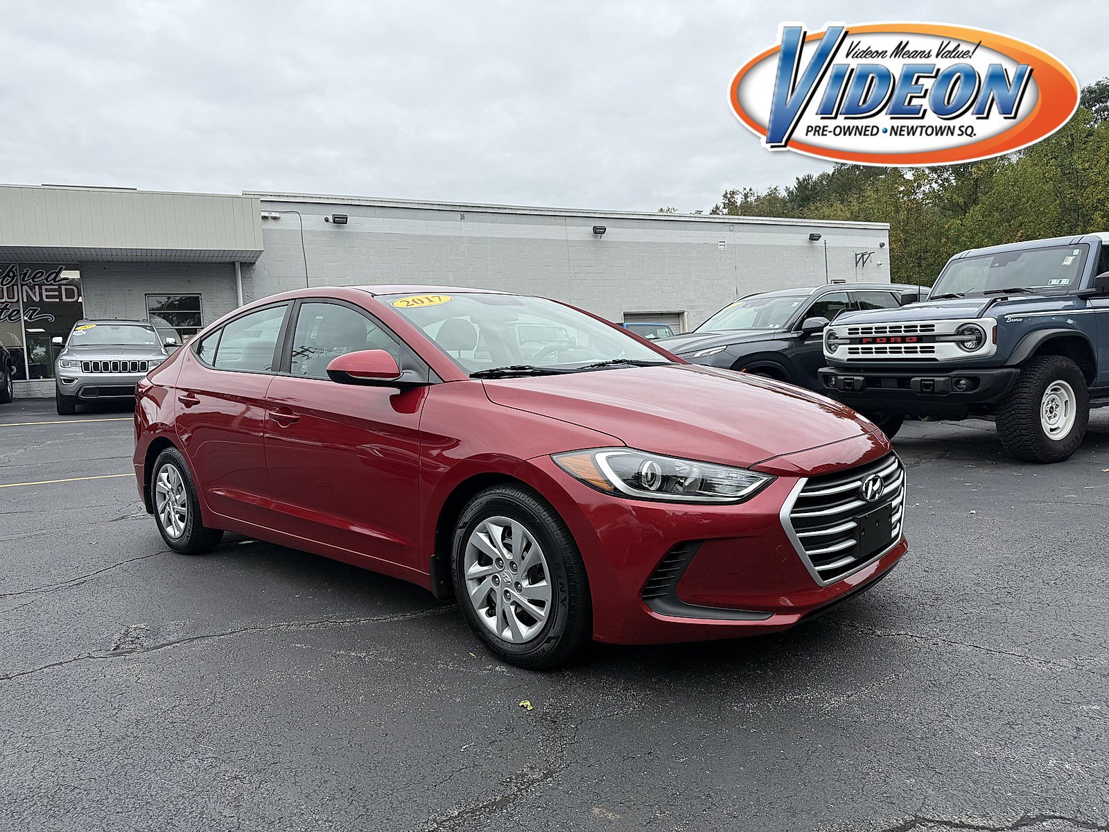 Used 2017 Hyundai Elantra SE FWD image 1