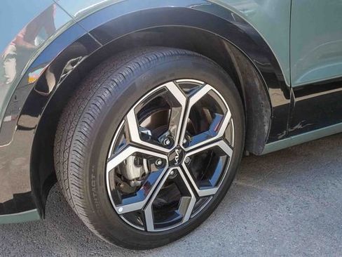 Certified 2023 Kia Niro SX Touring image 7