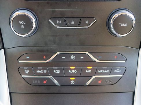Used 2018 Ford Edge SEL w/ Equipment Group 201A FWD image 39
